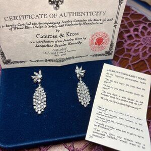 NWOT Camrose & Kross Jackie Kennedy Rhinestone Drop Pineapple Shaped Earring